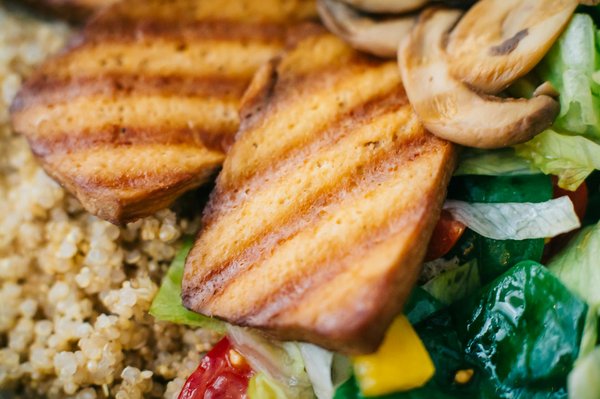 Quel est l'équipement indispensable pour débuter en cuisine ?