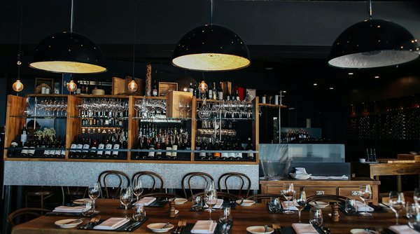 Boostez Vos Ventes avec la Musique d'Ambiance : Guide Essentiel pour les Restaurateurs